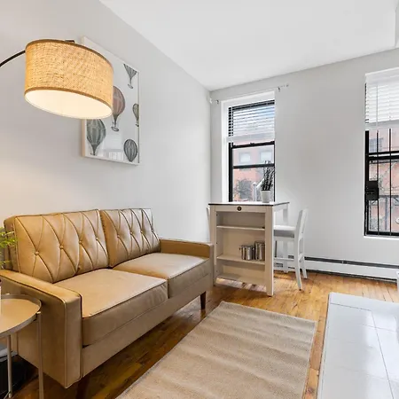Ultimate Urban Living At Centrally Located Lofts Apartment *