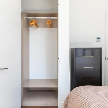 Apartment Lic 2br W Gym Dm Elevator Private Balcony Nyc-769