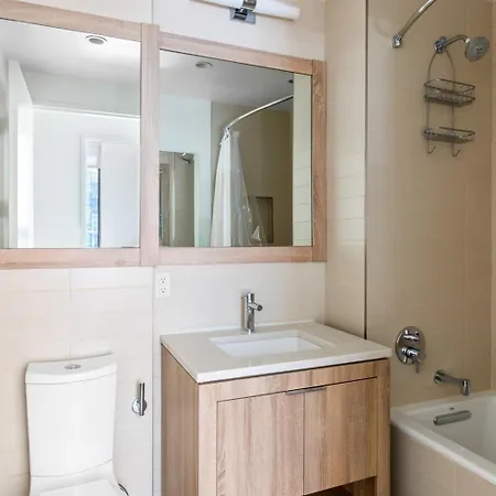 Lic 2br W Gym Dm Elevator Private Balcony Nyc-769 Apartment *