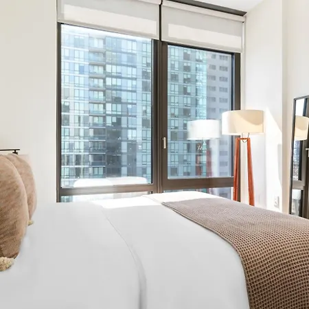 Apartment Lic 2br W Gym Dm Elevator Private Balcony Nyc-769 *