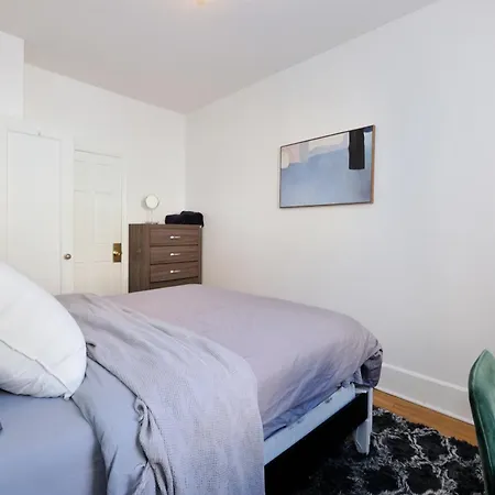 5 Bedroom 2 Bath Full Floor Midtown
