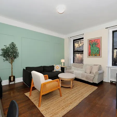 Apartment 5 Bedroom 2 Bath Full Floor Midtown