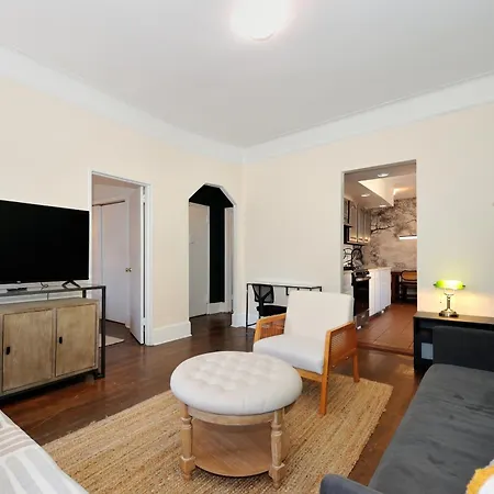 5 Bedroom 2 Bath Full Floor Midtown New York