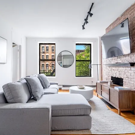 And Cozy 3br 1ba Escape In Hells Kitchen Close To Times Square * New York