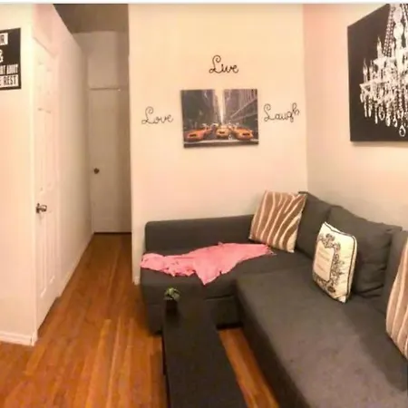 Homestay Ues Manhattan #1 In Shared