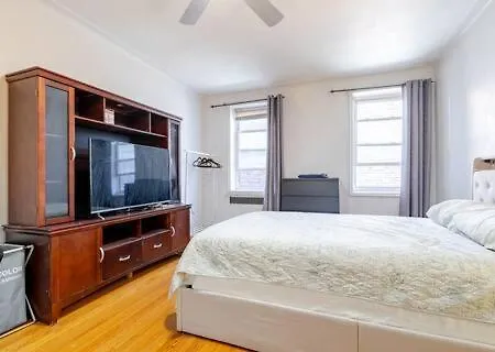 2 Large Bedrooms In Rego Park