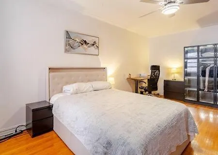 Apartment 2 Large Bedrooms In Rego Park *