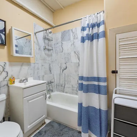 4 Bedroom 1 Bathroom Hudson Yard