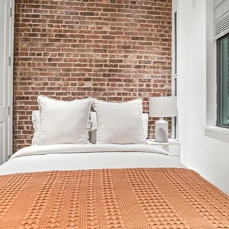 Charming Midtown 3bd 1 Bath Near Times Square & Park Apartment