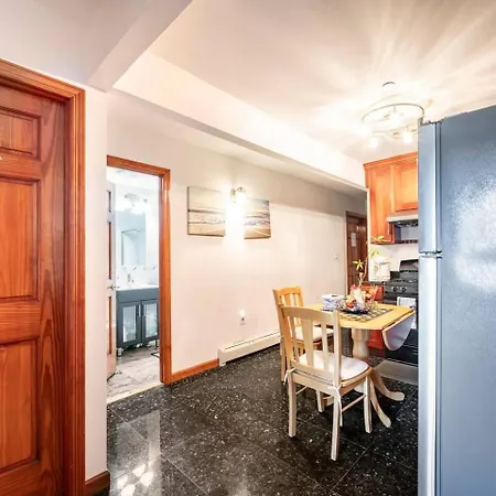 Location In Queens, Everything Is Near By, Private Room, Laguardia Airport 10min * New York