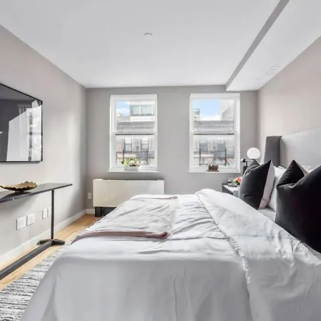 Apartment 3br Penthouse With Massive Private Rooftop *