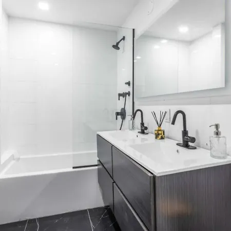 3br Penthouse With Massive Private Rooftop * New York