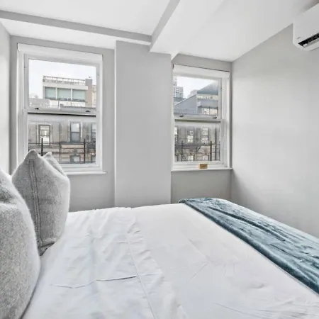 Apartment 3br Penthouse With Massive Private Rooftop New York