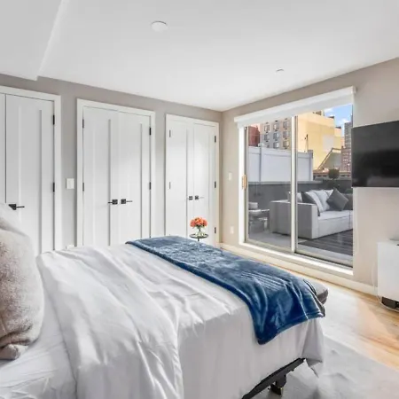 3br Penthouse With Massive Private Rooftop *