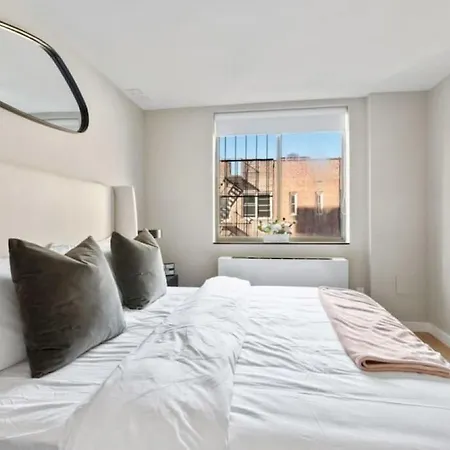 3br Penthouse With Massive Private Rooftop