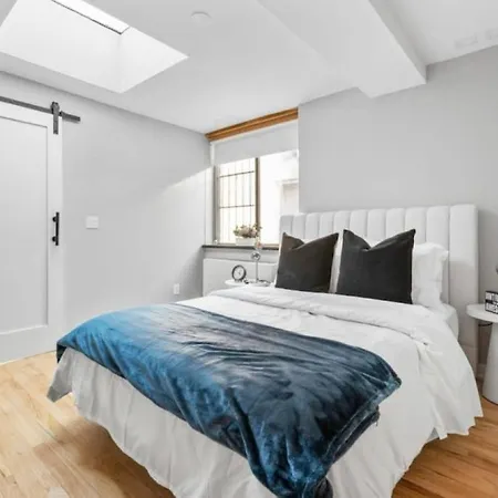 3br Penthouse With Massive Private Rooftop *