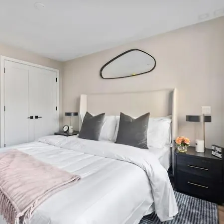 Apartment 3br Penthouse With Massive Private Rooftop