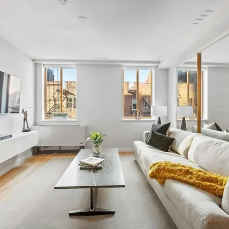 3br Penthouse With Massive Private Rooftop *