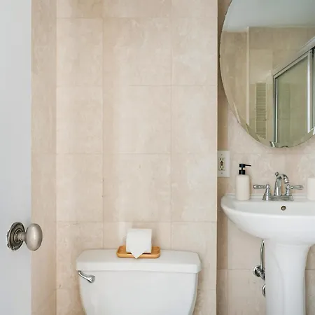 73-608 New 1br 1bth Uws Doorman Gym Apartment