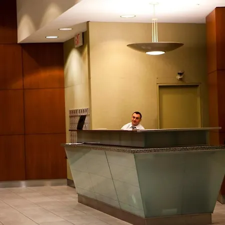 Doorman! High Floor! Views! Elevator! Free Gym! Apartment