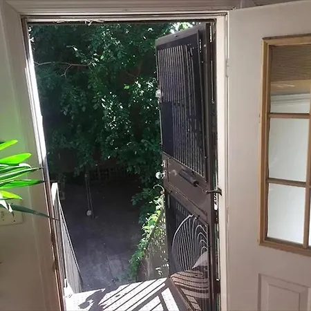 Ground Floor Williamsburg Private Bedroom Near Subway New York