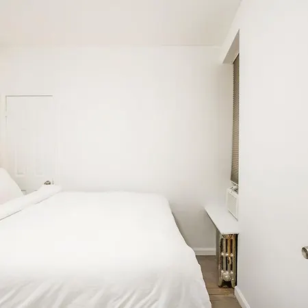 428-2e Newly Furnished 2br Apartment *