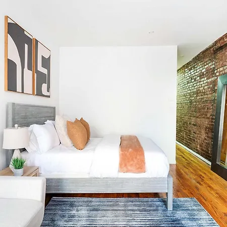 26-3a Gramercy W&d Outdoor Courtyard
