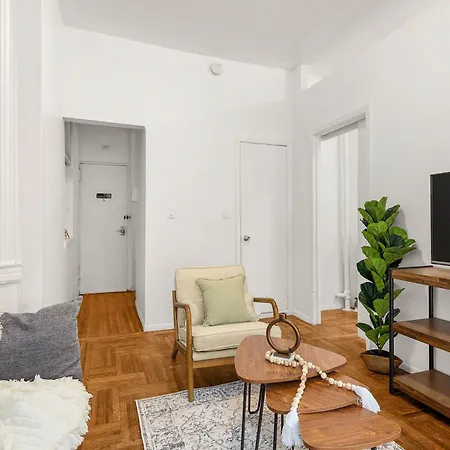Apartment Cozy & Charming 3-bedroom Manhattan Getaway *