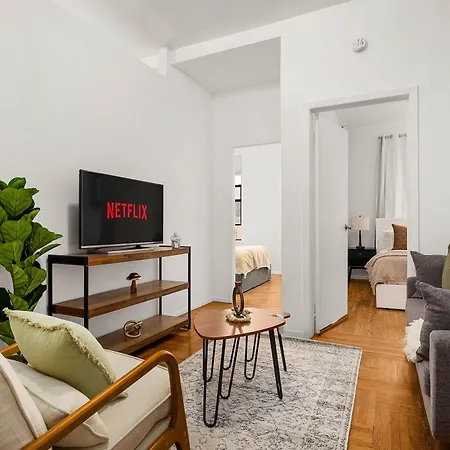 Cozy & Charming 3-bedroom Manhattan Getaway Apartment New York