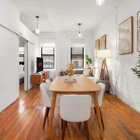Timeless Charm Rustic 2br Hideaway In Nyc New York