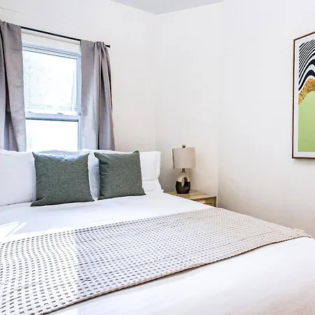 Unbeatable & Cozy 4bdr & 1 Bth In Manhattan