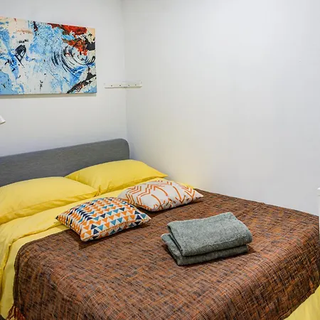 3 Bedroom Cozy Unit In Hells Kitchen * New York