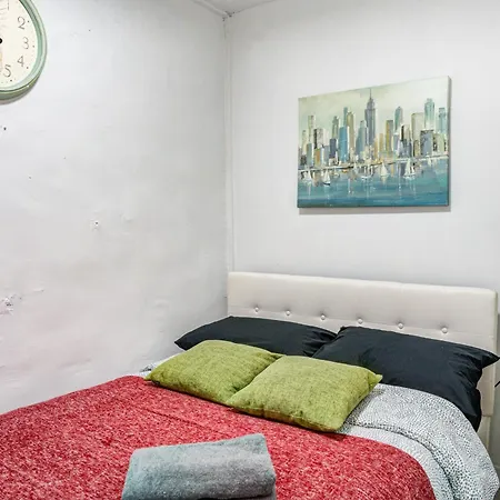 Apartment 3 Bedroom Cozy Unit In Hells Kitchen