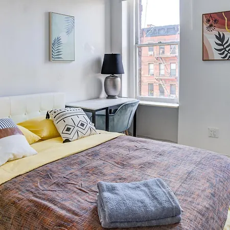 3 Bedroom Cozy Unit In Hells Kitchen * New York