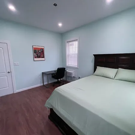Luxury Private In Queens -30 Min To Manhattan Homestay New York