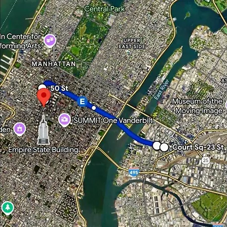 2 Bedrooms Flat 5 Minutes From Times Square