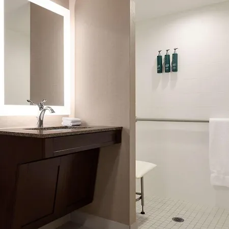 Doubletree By Hilton New York-laguardia Hotel