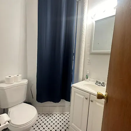 1 Bedroom Cozy Unit In Columbus Ave New York