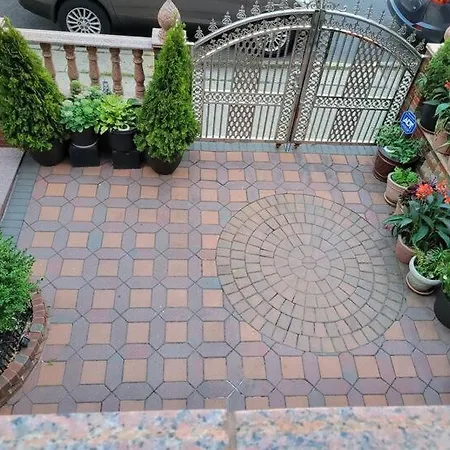Chekells Cozy Close To Everything Free Wifi Apartment