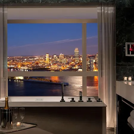 Hotel Millennium Hilton One Un Plaza 4*