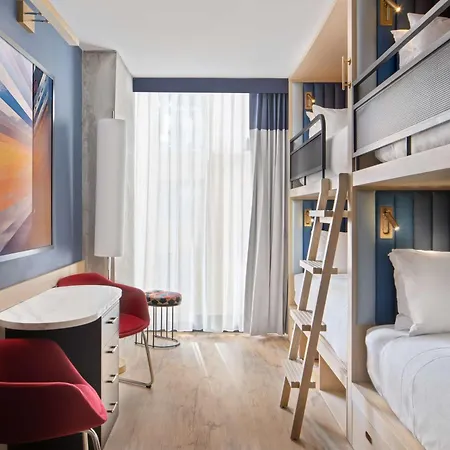Motto By Hilton Chelsea 4*