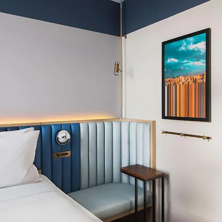 Motto By Hilton Chelsea 4*