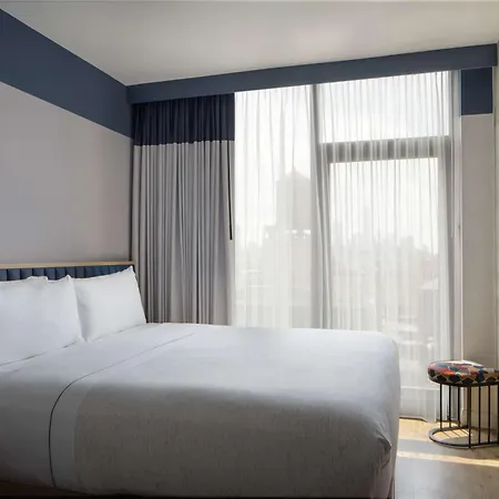 Motto By Hilton Chelsea
