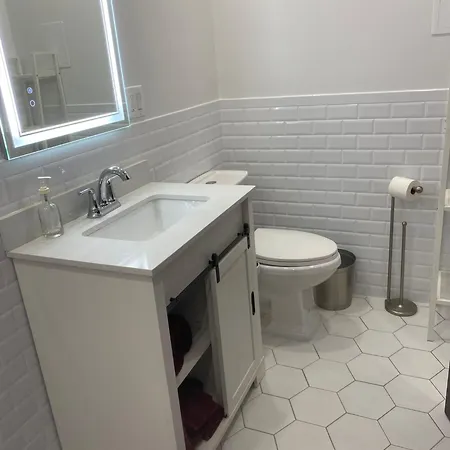 Cozy Bedroom With Bath, Private Entrance