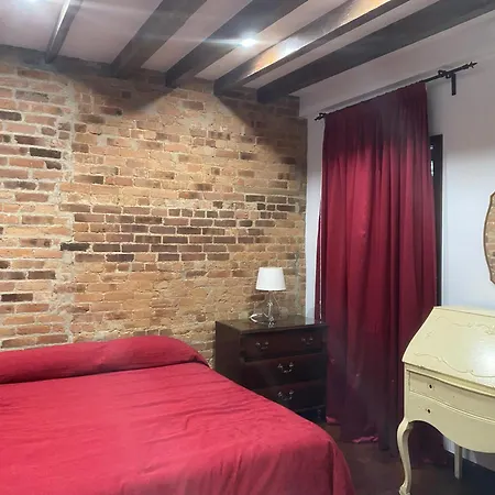 Cozy Bedroom With Bath, Private Entrance Guest house *
