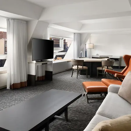 Millennium Hilton One Un Plaza Hotel 4*