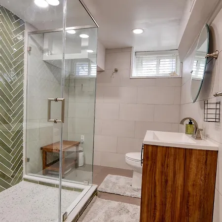 Holiday home Brooklyn Gem 3 Blocks To Prospect Park - 3 King Beds 1 Queen, Free Parking, New York