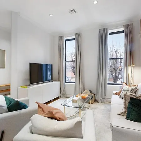 Luxury Oasis In Manhattan Apartment
