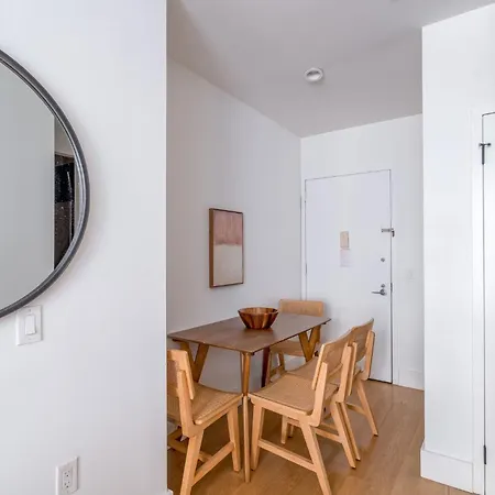 Your Nyc 2bedroom Steps From Iconic Landmarks Apartment *