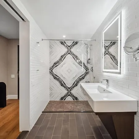Hotel Lexington Plaza 4*